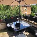 Metropolitan Tranquility: Chic Flat Regent\'S Park